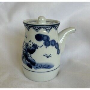 Japanese Nabeshima Shiboridoshi Teapot Sake Pitcher 3.5 Inch with Lid White Blue